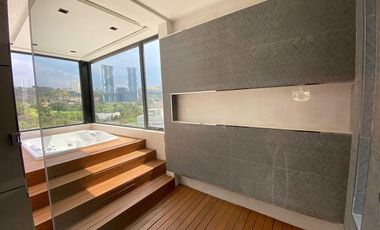 Venta Casa en Privada dentro de Bosque Real