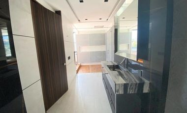 Venta Casa en Privada dentro de Bosque Real