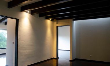 Casa en renta, en Prado Largo, Zona Esmeralda, con amplio jardín, impecable