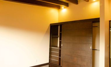 Casa en renta, en Prado Largo, Zona Esmeralda, con amplio jardín, impecable