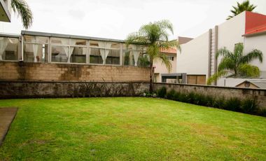 Casa en renta, en Prado Largo, Zona Esmeralda, con amplio jardín, impecable