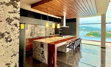 Venta de Hermosa Residencia con Vista al Mar