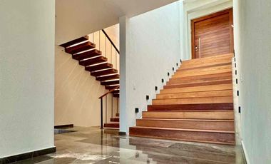 Venta de Hermosa Residencia con Vista al Mar