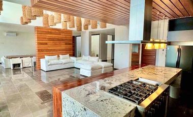 Venta de Hermosa Residencia con Vista al Mar