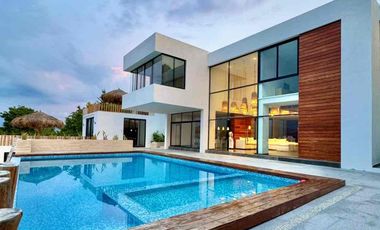 Venta de Hermosa Residencia con Vista al Mar