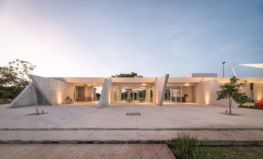 VENTA TERRENO EN BLANCA RESIDENCIAL, MERIDA, YUCATAN.  CON TODOS LOS SERVICIOS, BIEN UBICADO, PREVENTA.