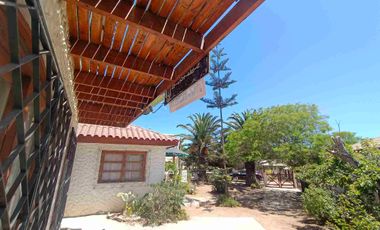 Se vende propiedad con 2 casas en Guanaqueros, Coquimbo