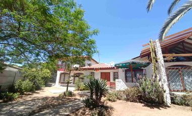 Se vende propiedad con 2 casas en Guanaqueros, Coquimbo