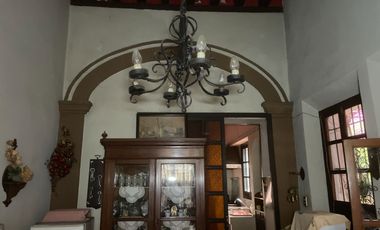 HERMOSA CASONA COLONIAL EN EL CENTRO DE CD SERDAN IDEAL PARA INVERSION