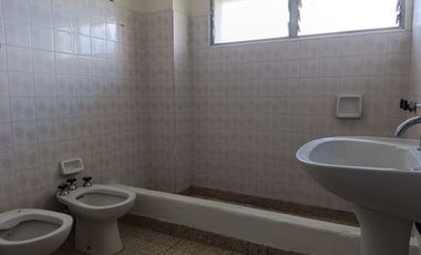 ALQUILER / DEPTO/ 2 DORM / PARANA / CALLE GUALEGUAYCHU  611