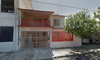 CASA EN VENTA EN C. CHOPO 1115, COL. FLORESTA, VERACRUZ, VER. GRAN OPORTUNIDAD DE INVERSIÓN (REMATE BANCARIO).