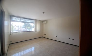 Alquiler departamento en Urdesa Central norte de Guayaquil