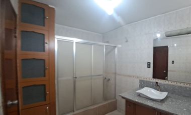 Alquiler departamento en Urdesa Central norte de Guayaquil
