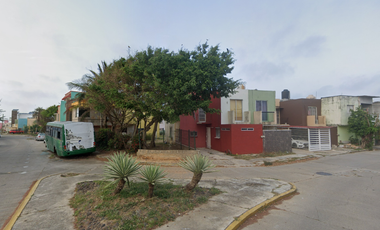 CASA EN CALLE ESCOLLERA, COATZACOALCOS, VERACRUZ. ¡¡NO CREDITOS!!