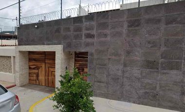 CASA EN VENTA CON ALBERCA EN COSTA AZUL, ACAPULCO DE JUÁREZ