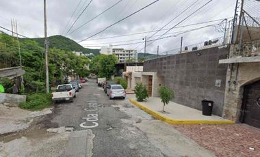 CASA EN VENTA CON ALBERCA EN COSTA AZUL, ACAPULCO DE JUÁREZ