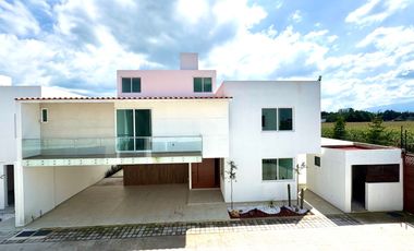 CASA EN VENTA EN METEPEC