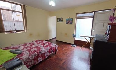 Venta de Casa junto a parque en La Perla Alta Callao