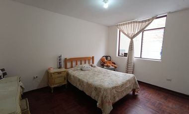 Venta de Casa junto a parque en La Perla Alta Callao