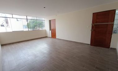 Venta de Casa junto a parque en La Perla Alta Callao