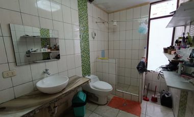 Venta de Casa junto a parque en La Perla Alta Callao