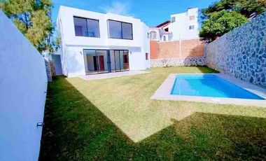 Venta de Casa en Cuernavaca, Lomas de Tetela. Nueva, Fraccionamiento, Seguridad