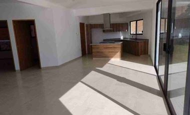 Venta de Casa en Cuernavaca, Lomas de Tetela. Nueva, Fraccionamiento, Seguridad