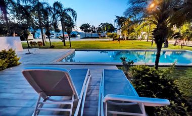 Casa en venta en Privada en Conkal Yucatán con recamara en planta baja