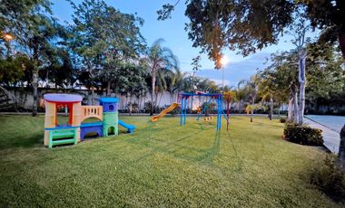 Casa en venta en Privada en Conkal Yucatán con recamara en planta baja