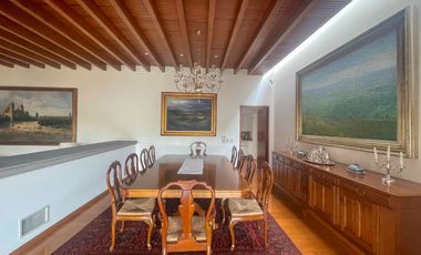 Venta de casa en calle cerrada en Bosques de las Lomas.