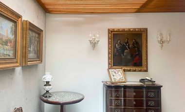 Venta de casa en calle cerrada en Bosques de las Lomas.