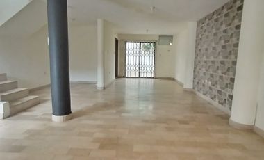VENTA CASA 2 PLANTAS 3 DORMITORIOS 2.1/2 BAÑOS SAMANES 6 (CUADRA CERRADA)