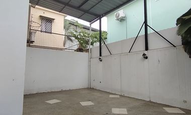 VENTA CASA 2 PLANTAS 3 DORMITORIOS 2.1/2 BAÑOS SAMANES 6 (CUADRA CERRADA)