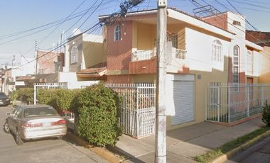 Casa de dos niveles en venta en zamora de hidalgo