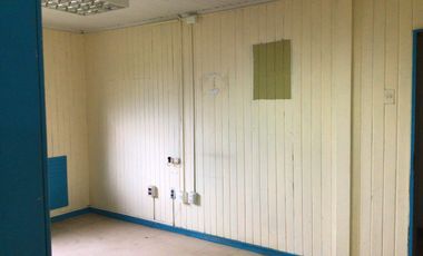 Se arrienda gran oficina con estacionamiento en Collico