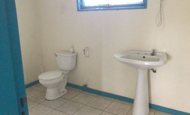 Se arrienda gran oficina con estacionamiento en Collico