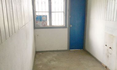 Se arrienda gran oficina con estacionamiento en Collico