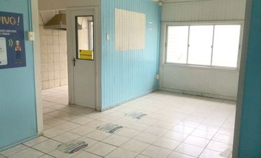 Se arrienda gran oficina con estacionamiento en Collico