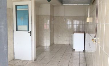 Se arrienda gran oficina con estacionamiento en Collico