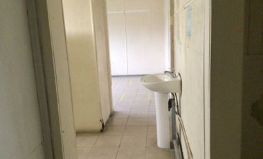 Se arrienda gran oficina con estacionamiento en Collico