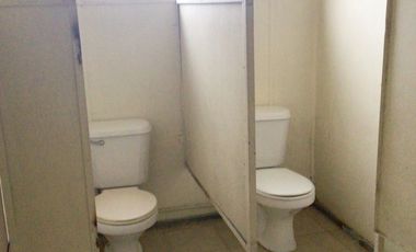 Se arrienda gran oficina con estacionamiento en Collico