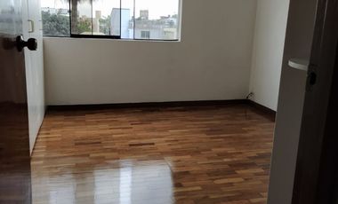 Venta de departamento bien iluminado en Surco.