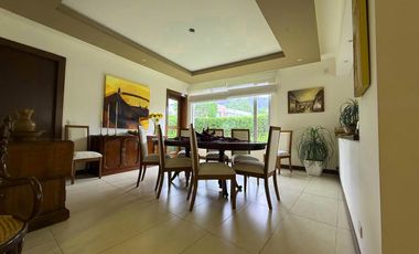 HERMOSA CASA DE VENTA EN EXCELENTE UBICACIÓN DE CUMBAYÁ!! SAN PATRICIO!!