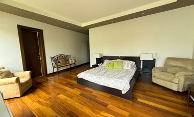 HERMOSA CASA DE VENTA EN EXCELENTE UBICACIÓN DE CUMBAYÁ!! SAN PATRICIO!!