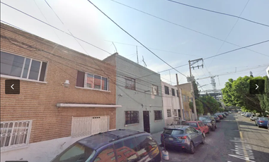 CASA EN REMATE EN GUSTAVO A MADERO, CERCA DEL METRO MARTIN CARRERA