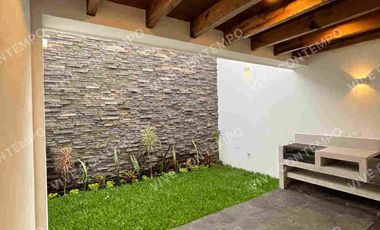 CASA SOLA EN EL POBLADO DE AHUATEPEC