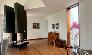 EXCLUSIVA Y LUJOSA CASA EN PASO CHICO CON TODAS LAS COMODIDADES