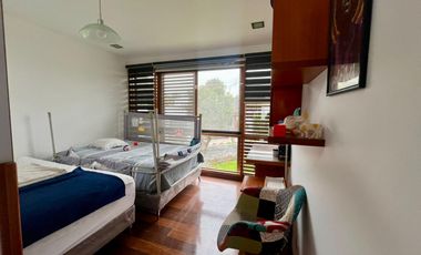 EXCLUSIVA Y LUJOSA CASA EN PASO CHICO CON TODAS LAS COMODIDADES