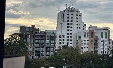 Extraordinario apartamento en la circunvalar con 121 m2 y vista a los arboles. Parque Arboleda. Pereira - Colombia.
