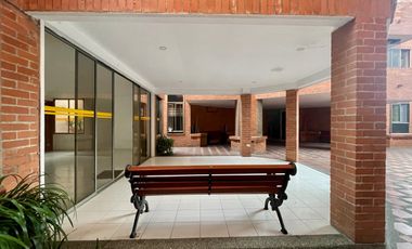 Extraordinario apartamento en la circunvalar con 121 m2 y vista a los arboles. Parque Arboleda. Pereira - Colombia.